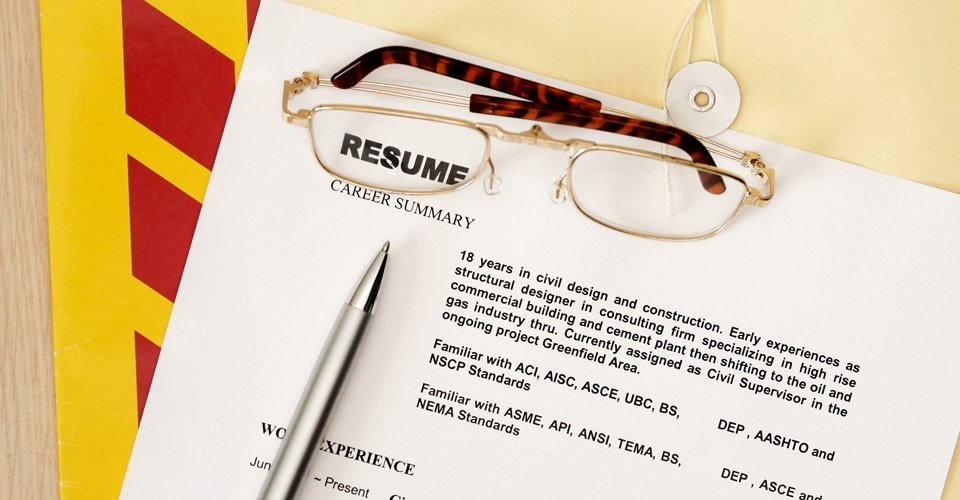 What to Look For In a Resume 2 resume in mail