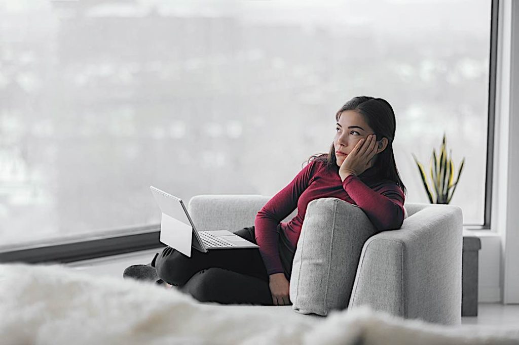 Fighting Loneliness — How HR Managers can Inspire Their Remote Team and Prevent the Feeling of Isolation 2 Boredom and loneliness are issues for remote workers and their HR Managers.