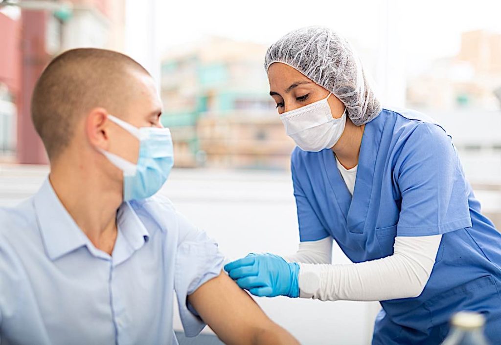 Covid-19 Vaccinations: Can Employers Mandate Employees In Canada? HR Management Series 2 Covid-19 workplace vaccination clinic. Whether employers can mandate proof of vaccination is discussed in Pivotal HR Solutions in-depth feature.